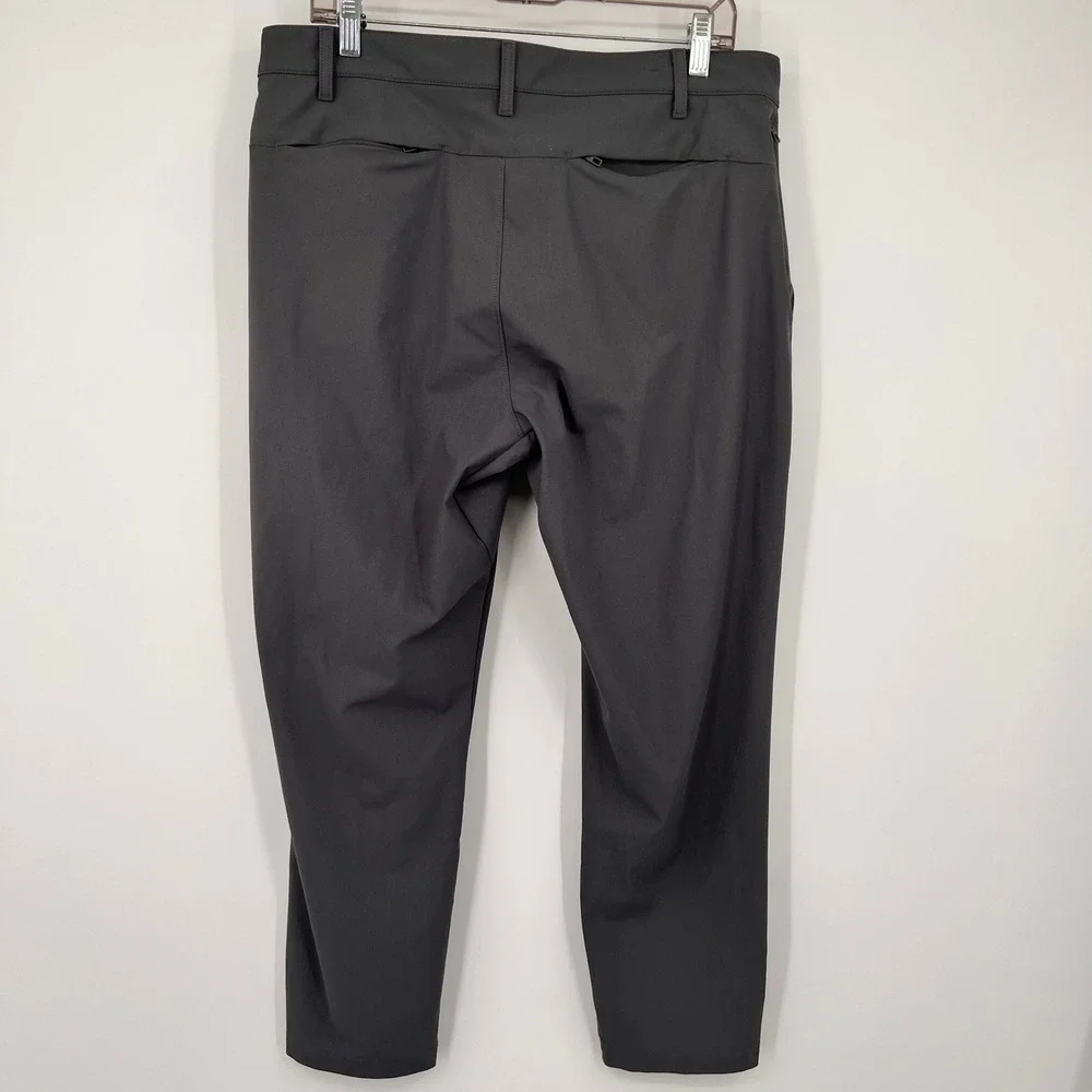 Fabletics Mens The Only Pant Onyx Gray Tapered Performance Trousers 35x28.5